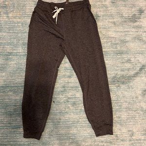 Vuori Performance Joggers. Size Small.